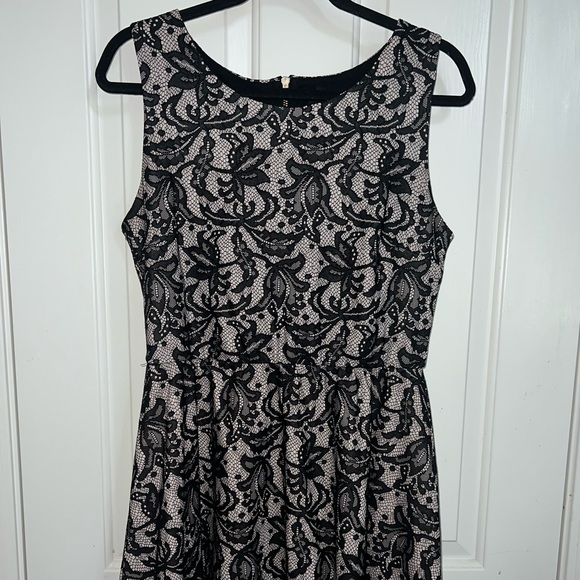 Dress - Picture 2 of 6